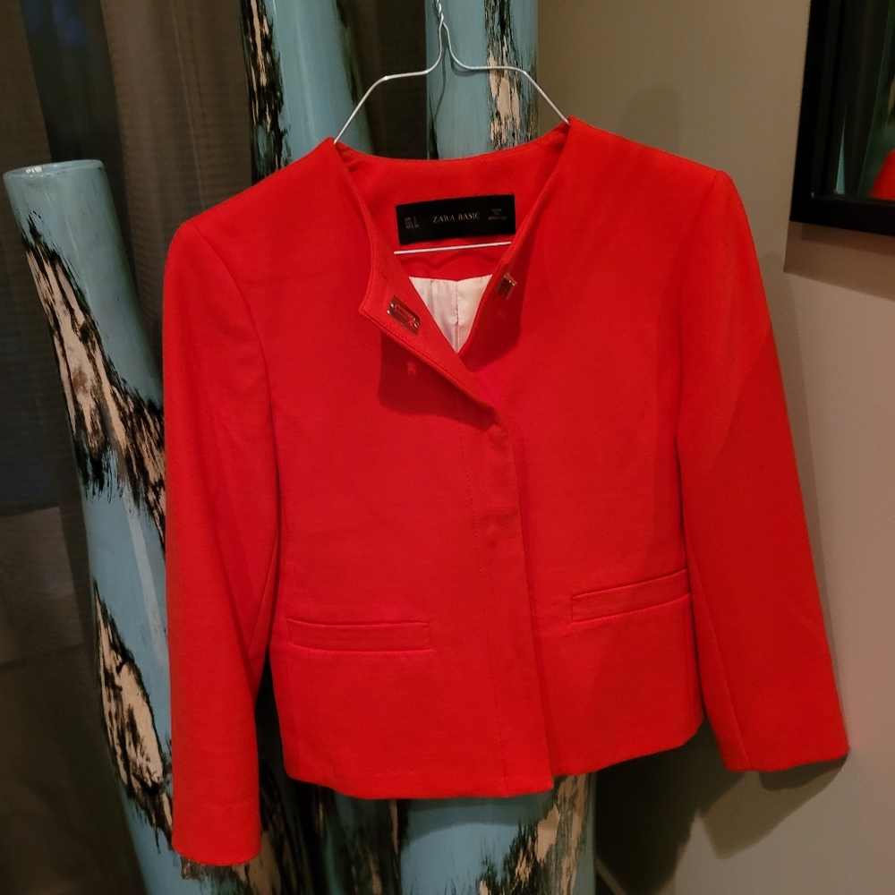 Gorgeous red jacket - Picture 2 of 6